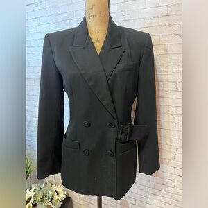 Kasper size 6 beautiful black blazer with shoulder pads